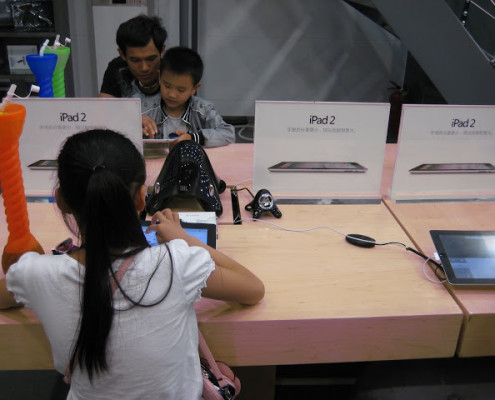 Fake iPhone manufacturing facility in China - busted